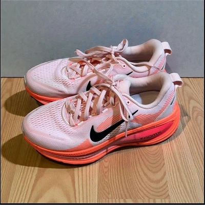 Nike Vomero 18 Running Shoes Size 9 ZoomX Running Sneakers Flyknit HM6804-600 - Image 1 of 4