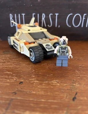 LEGO Super Hero’s 76001 The Bat Vs. Bane Tumbler And Ban Set Of 2 With Minifig - Image 1 of 4