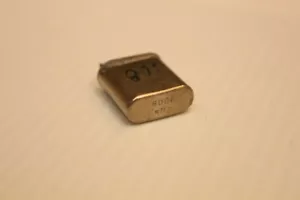 CRYSTAL - QUARTZ - 6000 kHz - 6.00 MHz - ham radio - CR-18/U case - GRC-9 - Zdjęcie 1 z 2