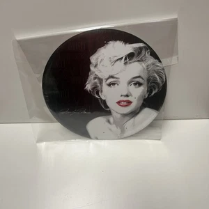 MARILYN MONROE OFFICIALLY LICENSED ROUND SLEEK NEW ￼ALUMINUM SIGN HUGE CLASSIC - Picture 1 of 2