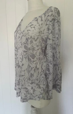 Wrap London 100% Linen Top Tunic Lace Back UK 12 Pale Grey Floral - Image 1 of 4
