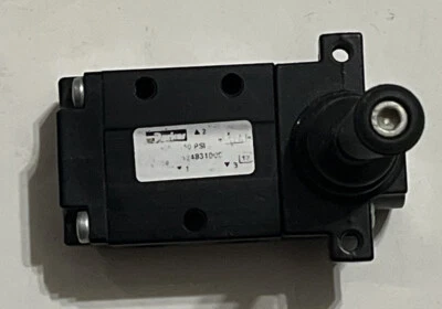 Parker 524831000 Manual Air Control Valve Switch - Image 1 of 4