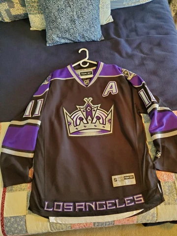Anze Kopitar #11 "A" Los Angeles Kings Reebok Premier Replica Jersey Size XL Cover