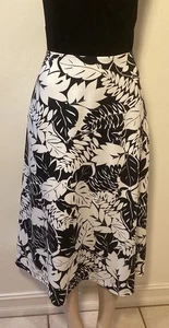 Croft & Barrows Flared Skirt Black White Tropical Print 10 EUC - Picture 1 of 4