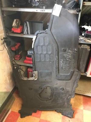 BMW 535I Belly Pan 2009 51757140911 51757154147 51757167165 74850610 Foto 1 de 2