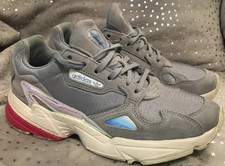 falcon trainers light grey real magenta iridescent