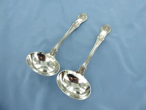 AN ANTIQUE PAIR OFSTERLING SILVER QUEENS PATTERN SAUCE LADLES, LONDON 1869. - Picture 1 of 12