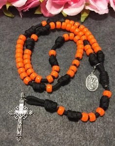 Rosario de San Miguel, Rosario de Cuentas Naranja, Medalla de San Miguel - Hecho a Mano - Imagen 1 de 5