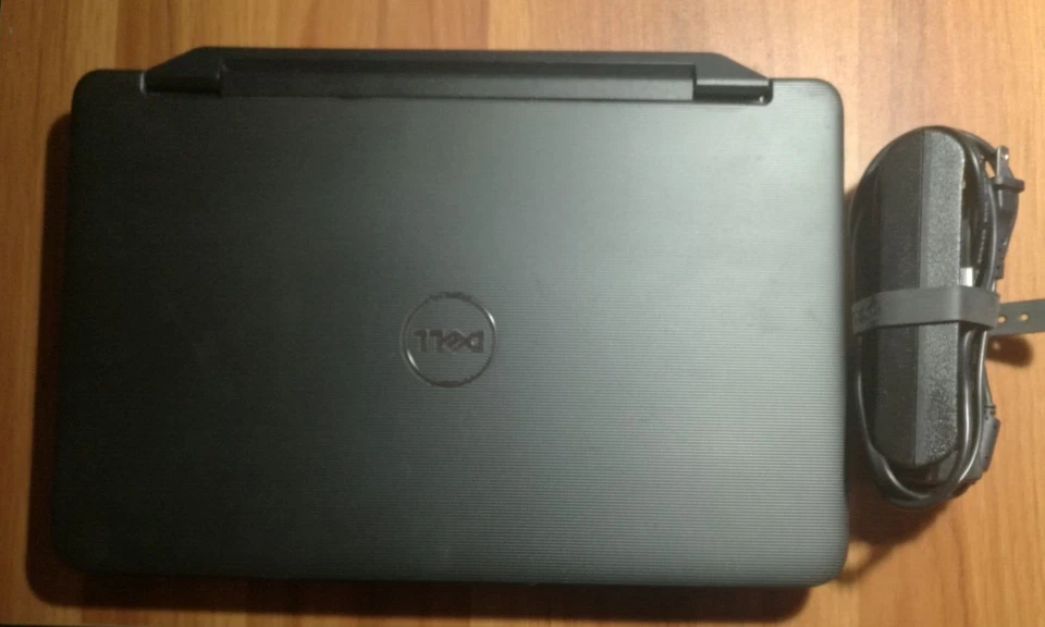 Notebook Dell Vostro 2520 Core i3-2328M 15,6", Não Funciona, Venda Apenas para Peças! - Imagem 1 de 4