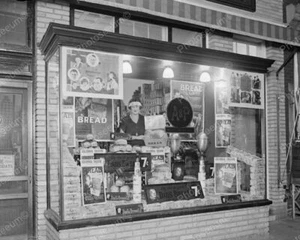 A&P Store Window Display Of Dads Bread 1924 Vintage 8x10 Reprint Of Old Photo - Picture 1 of 1