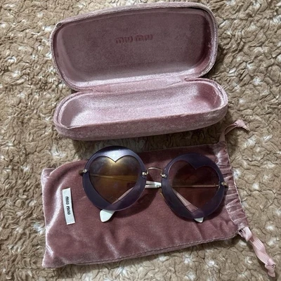 Gafas de sol Miu Miu circulares corazón púrpura/rosa con estuche de terciopelo Foto 1 de 4