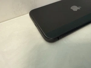 iPhone 11 64GB Unlocked/Upgrade/Trade-In - Afbeelding 1 van 17