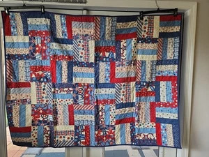 Trapunta Patchwork Rosso Bianco Blu Tema Patriottica circa 59" × 45" - Foto 1 di 13