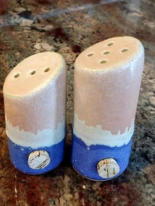 Signed Studio Art Pottery Salt Pepper Angled Set Shakers Cork Stoppers - Bild 1 von 9