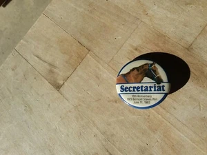Anuncio ecuestre Belmont Stakes Secretariat Carreras de Caballos de Colección Botón Retroceso - Imagen 1 de 2