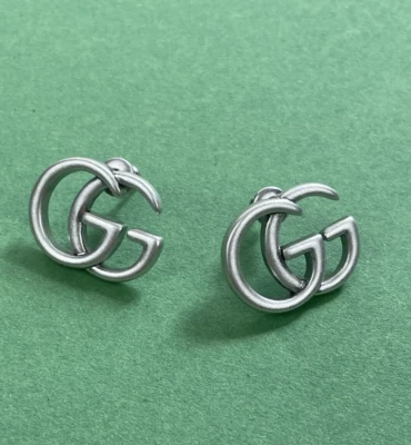 Orecchini da donna Gucci in argento a forma di GG - Immagine 1 di 4