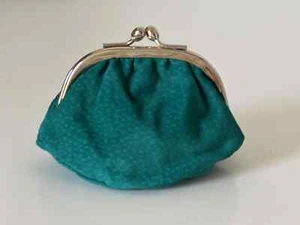 Italian Suede Leather Coin Purse | Green | Kiss Lock Vintage - Picture 1 of 8
