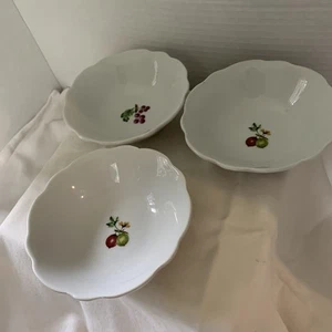 "Juego de 3 cuencos de postre de bayas de frutas Cordon Bleu International BIA de colección festoneados 5""" - Imagen 1 de 6