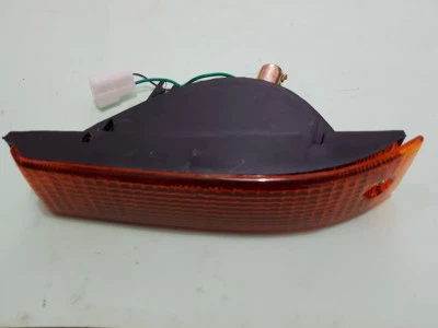 DAIHATSU CHARADE G100 FRONT INDICATOR LAMP RH NEW - Image 1 of 4