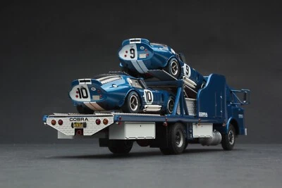 Exoto 43 | EXCLUSIVE GIFT SET | Shelby American from Venice to Le Mans | 1965 - Image 1 of 4