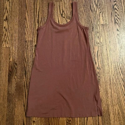 Vestido sin mangas corto Lululemon marrón mediano Foto 1 de 4