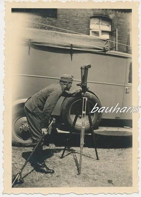 Foto Soldat - Kfz-Scherenfernrohr- Pionier-Bataillon 19  (G922) - Bild 1 von 2