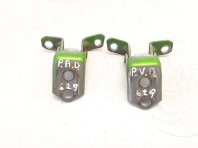 Juego de bisagras delanteras derecha puerta Mazda 2 DE 1.4CD 50kW 4/5T 2008  Foto 1 de 4