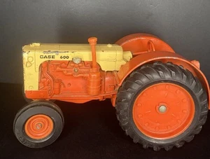 CASE 600 TRACTOR 1/16 WF Ertl 1986 - Picture 1 of 5