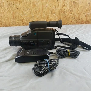 Magnavox Easycam VHS-C Camcorder CVN610AV01 (Parts Or Repair) - Picture 1 of 11