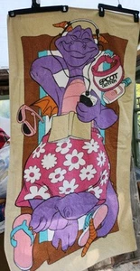 Toalla de playa dragón figura recuerdo centro Epcot Disney World años 80 rara 52x29" - Imagen 1 de 4