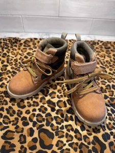 Euc Boy Toddler Carter's work boots size 7 camouflage design - Picture 1 of 4
