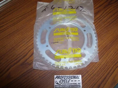 Piñón trasero de acero de 49 dientes 14200 Suzuki 84-86 RM250 81-82 RM465 Sunstar Foto 1 de 4