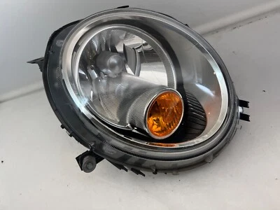 2007-2013 Mini Cooper Passenger Right Halogen headlight amber turn lens assembly - Image 1 of 3