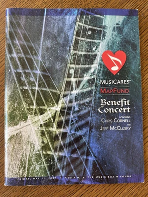 RARE Chris Cornell MusiCares 2007 Person of the Year Tribute Gala Live Program  Foto 1 de 3