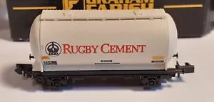 GRAHAM FARISH 373-002A N GAUGE - BULK POWDER PCA WAGON 'RUGBY CEMENT' - Picture 1 of 5