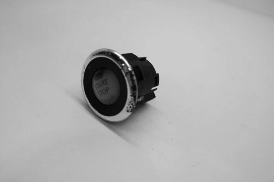 Used Ignition Switch fits: 2017 Nissan Pathfinder AT CVT push button switch Grad - Image 1 of 1