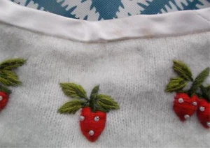 VTG Rockabilly VLV S SOFT Cardigan Sweater Strawberries Cashmere? Hong Kong VFG - Picture 1 of 12