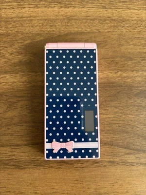 Docomo STYLE Series F-06D Girls' Happy Pink Flip Phone testato in Giappone - Immagine 1 di 4