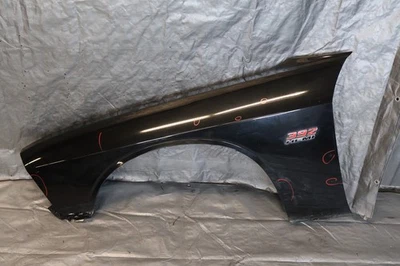 2011 道奇挑战者 SRT8 6.4L 原始设备制造商 LH 球杆侧挡泥板盖组件 #1715 — 第 1/4 张图片