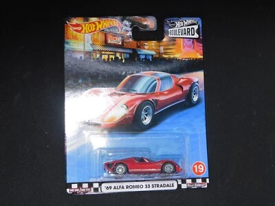 Alfa Romeo 33 Stradale #19 2020 Hot Wheels Premium Boulevard '69 rojo Foto 1 de 3