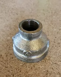 Paquete de 10: 1-1/4"" x 1/2"" pulgada acoplamiento reductor maleable galvanizado  - Imagen 1 de 4