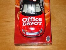CARL EDWARDS AUTOGRAPHE OFFICE DEPOT FORD FUSION 2007