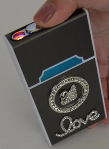 USB Rechargeable Electric Built-in Flame Less Lighter Cigarette Case for 100's - Picture 1 of 6