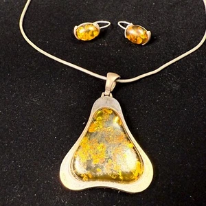 Vintage Sterling Silver & Green Amber Stone Pendant Necklace with Earrings - Picture 1 of 17