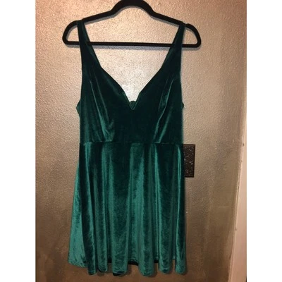 Mini Vestido Kimchi Azul FairyCore Corazón del Océano Terciopelo Verde Sin Mangas Foto 1 de 4