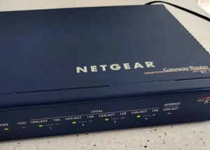 NETGEAR RT314 10/100 4 Port Gateway Router with Power Adapter - Picture 1 of 5