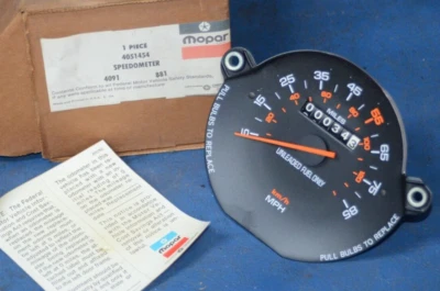Nuevo de Lote Antiguo 1981-1983 Dodge Omni Plymouth Horizon 85 MPH Velocímetro Odómetro Mopar Fabricante de Equipo Original Foto 1 de 4