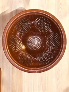 Vintage Brown Graniteware Kitchen Colander Strainer - Picture 1 of 8