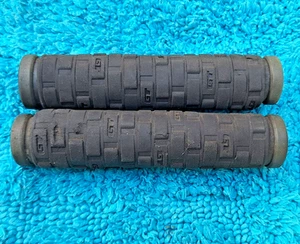Vintage Original OEM GT XCR 4000 Handlebar Grips! Used a Bit Worn but Still Good - Picture 1 of 1