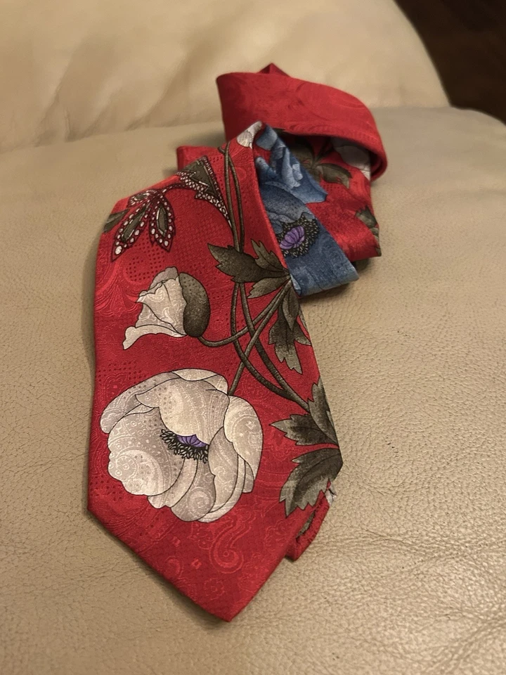 Classy “Leonard” 100% Silk Ti, de Paris; one of its kind..   - Image 1 of 4